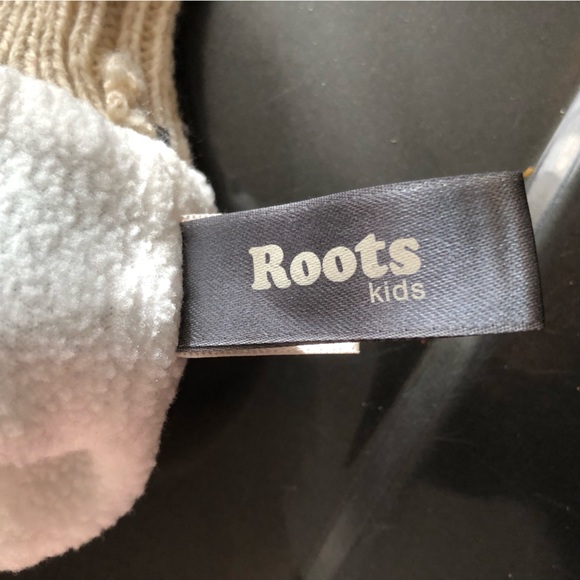 EEUC Baby Roots Cabin Mitts - Picture 4 of 7